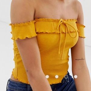 Guess ribbed yellow off shoulder top XS